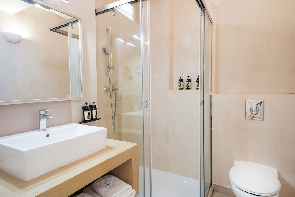 Z Boutique Hotel 46/50