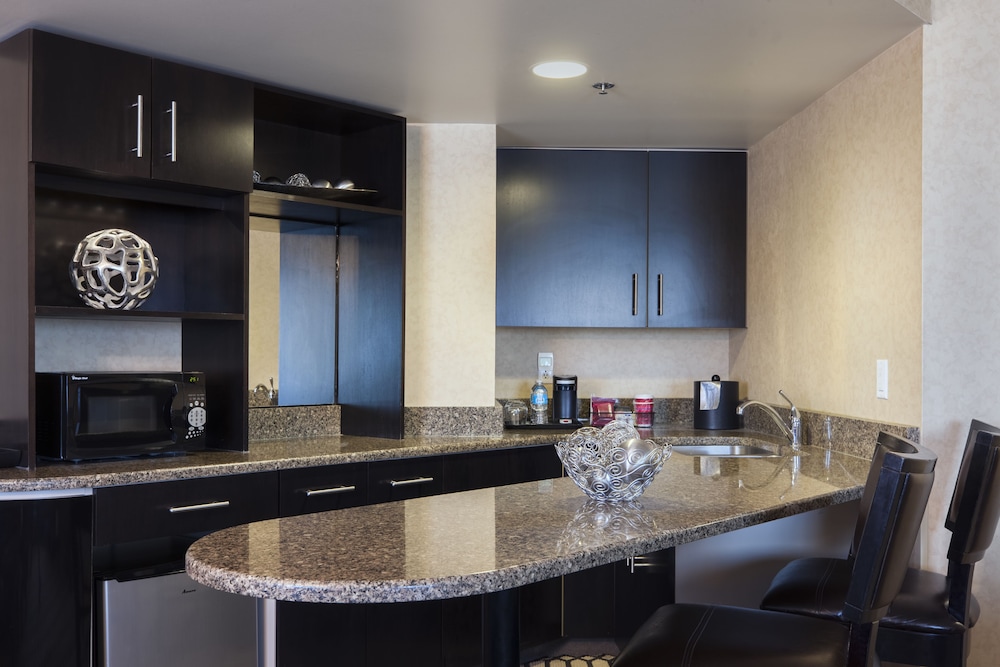 Delta Hotels By Marriott Fargo 40/53