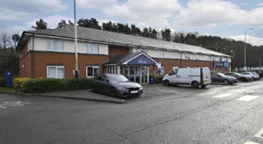 Travelodge Wakefield Woolley Edge M1 Northbound 17/20