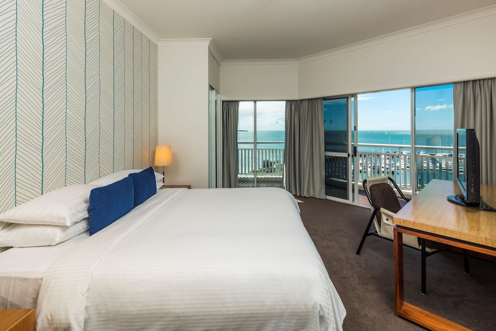 Shangri La the Marina Cairns 20/74