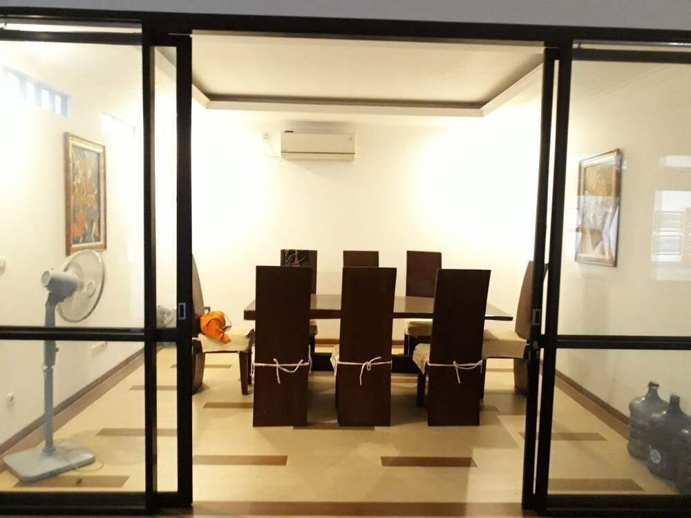 RedDoorz Plus near Lempuyangan Station 4 35/42