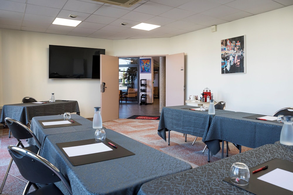 Hotel the Originals Saint Etienne Aeroport Actuel 53/61