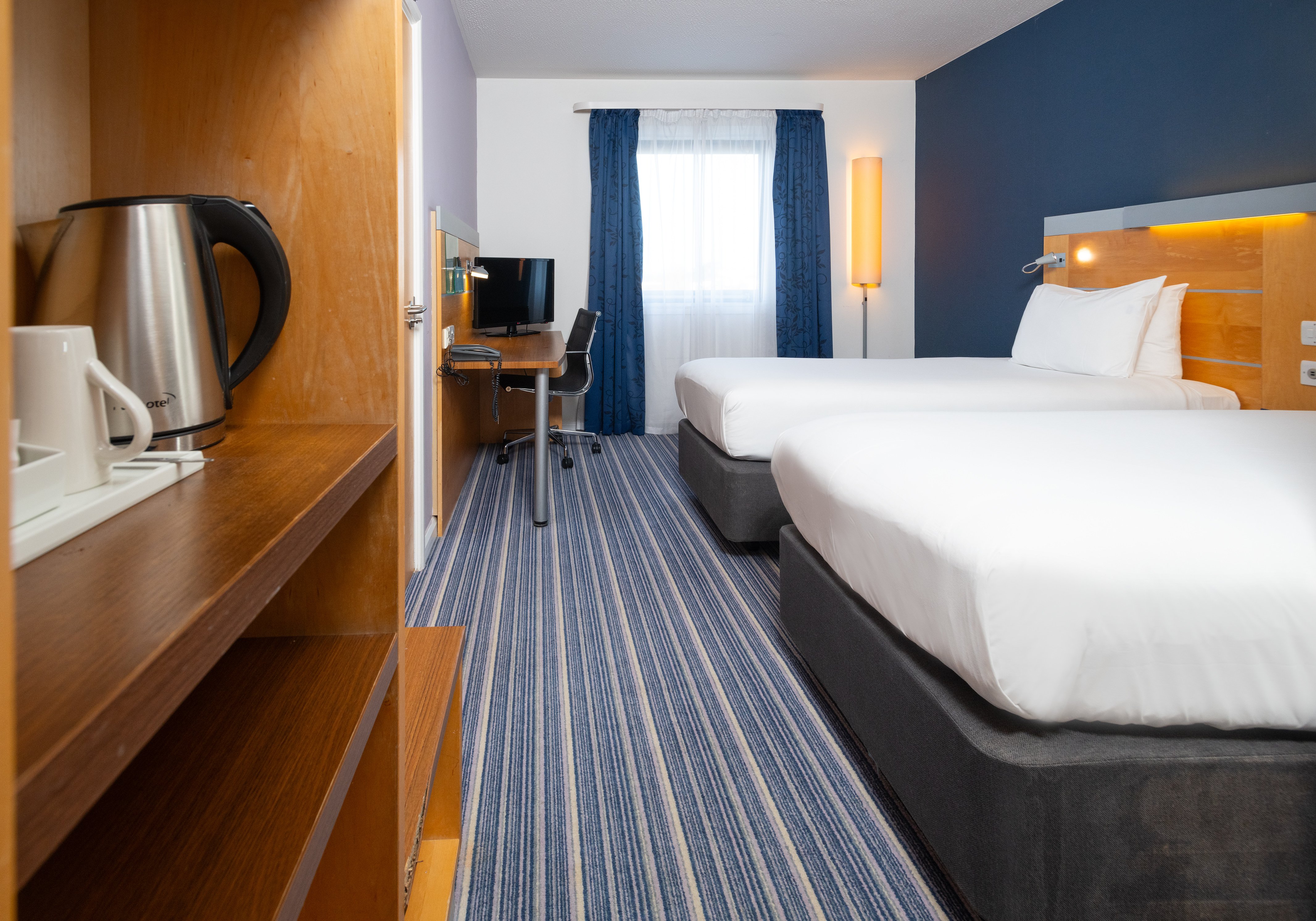 Holiday Inn Express Stevenage 38/66