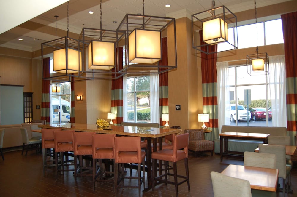 Hampton Inn and Suites Charlotte Airport 43/63