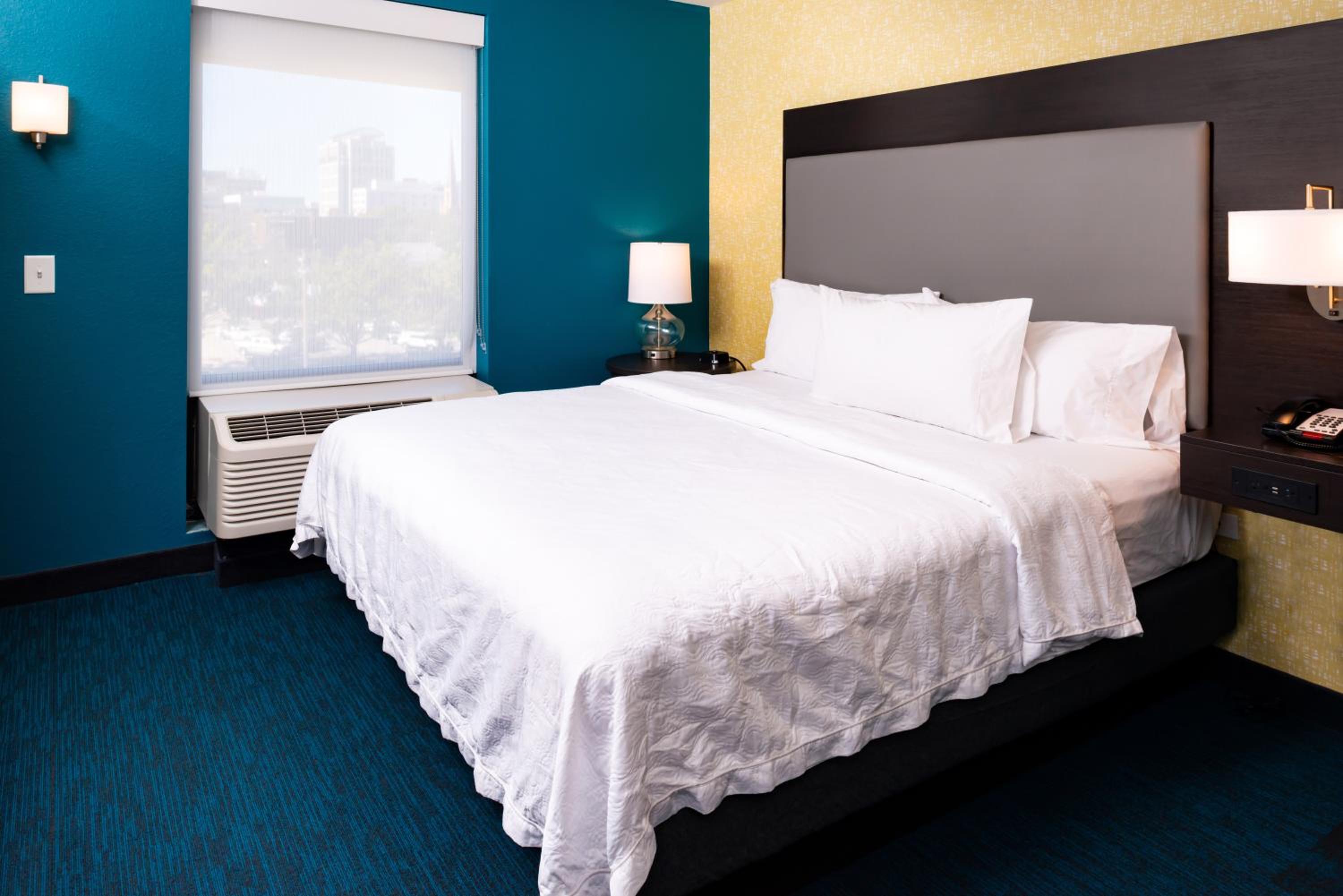 STUDIO, SUITE, KING BED, ACCESSIBLE