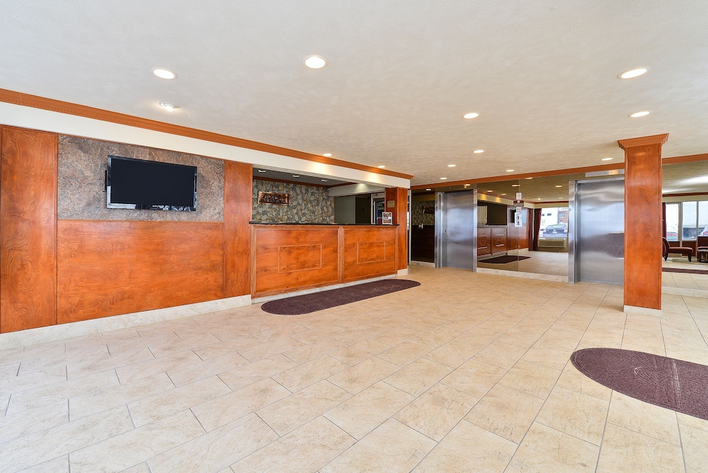 Travelodge by Wyndham Cleveland Airport 10/36