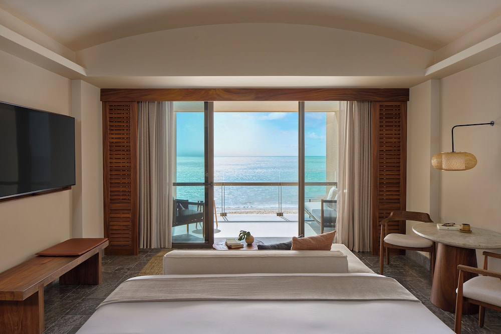 Suite, King Bed, Ocean View, Sofa, Plunge Pool