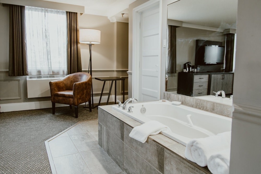 Crowne Plaza Fredericton Lord Beaverbrook 33/74