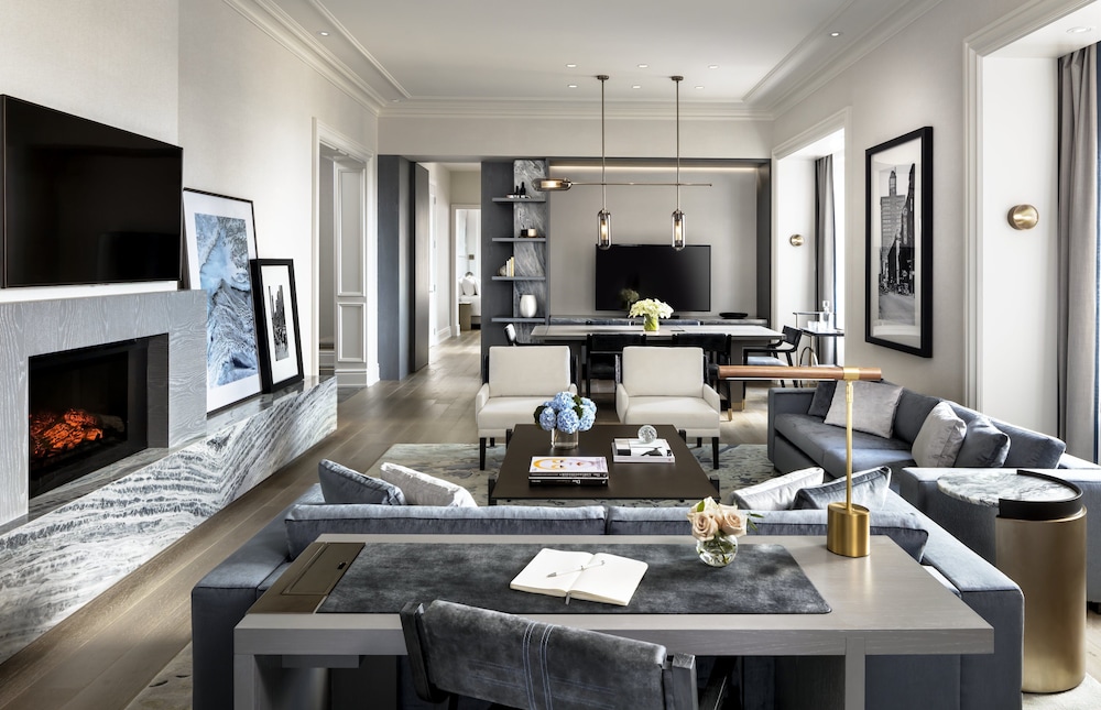 The St Regis Toronto 42/66