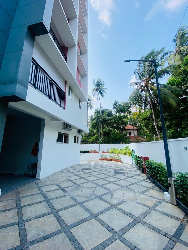 The Habitat Suites 46/50