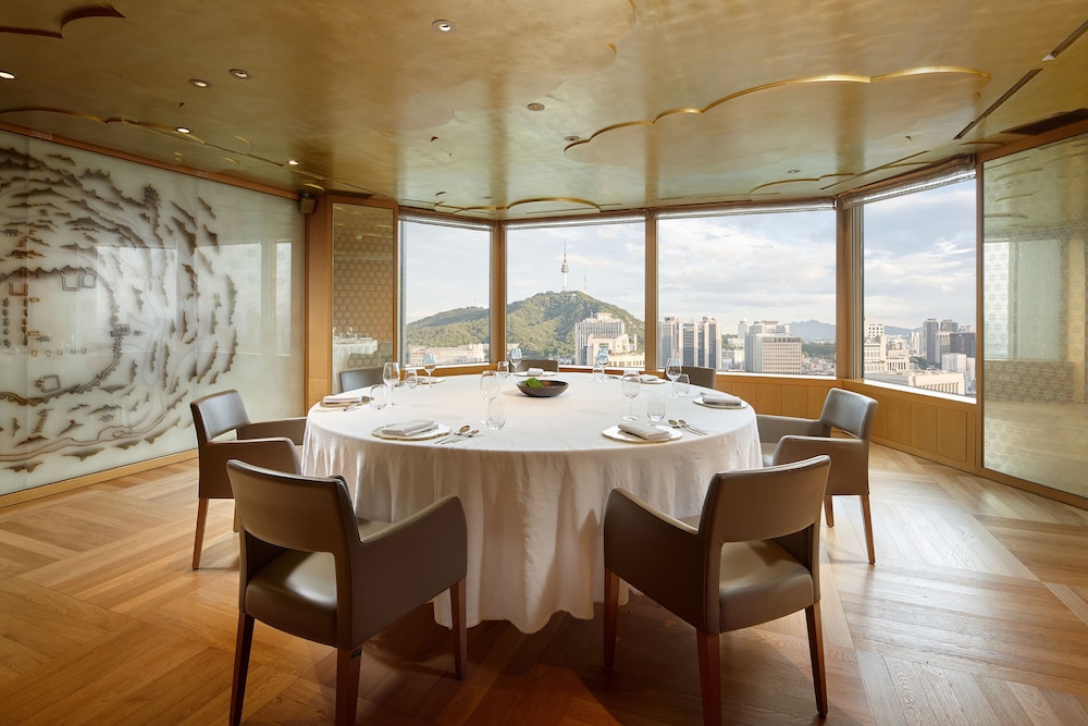 Lotte Hotel Seoul Executive Tower 55/68