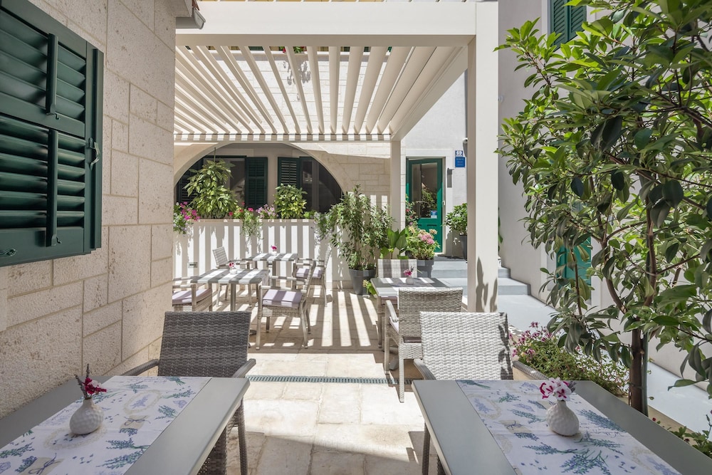 Balatura The Fine Bed & Breakfast 36/50