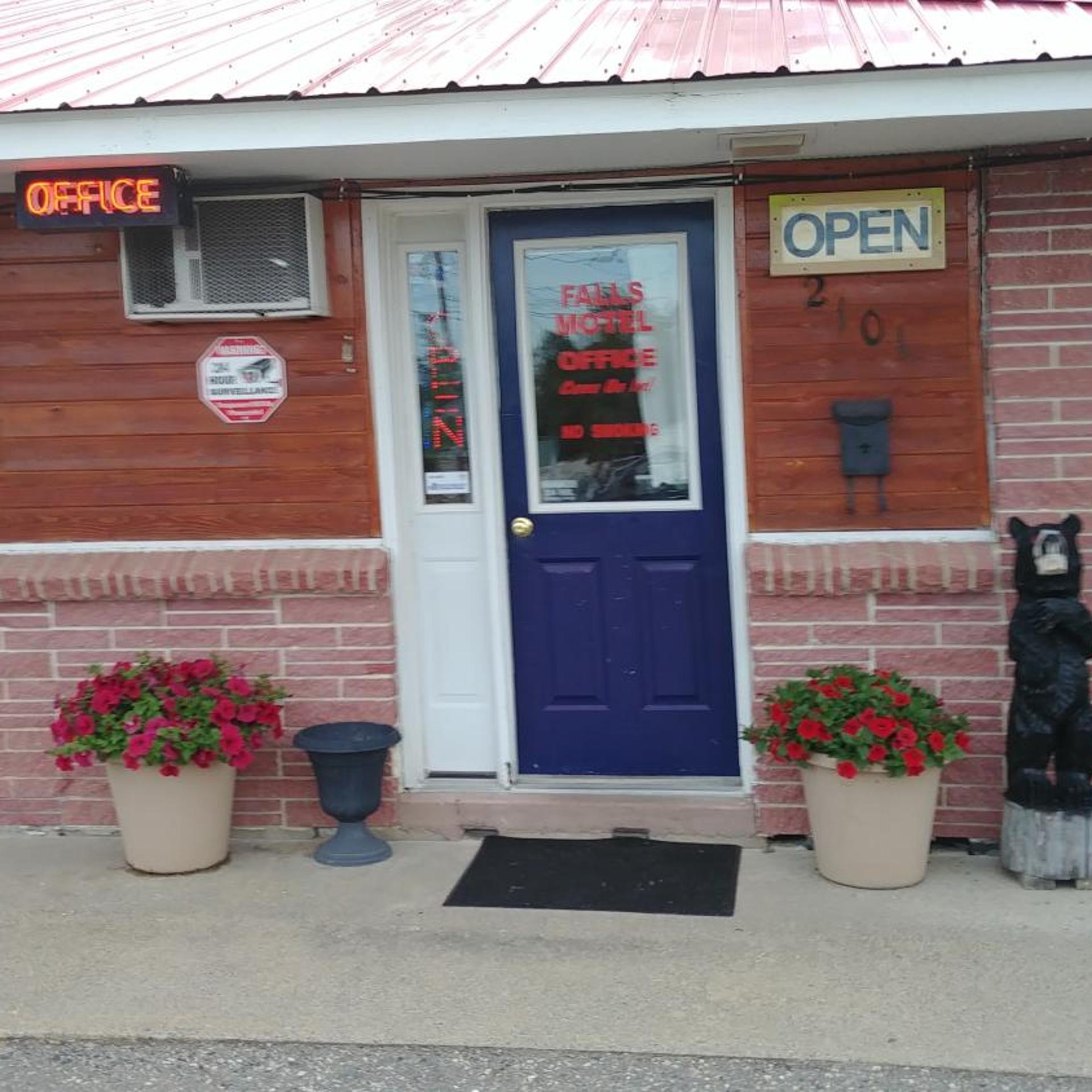 Falls Motel 5/32