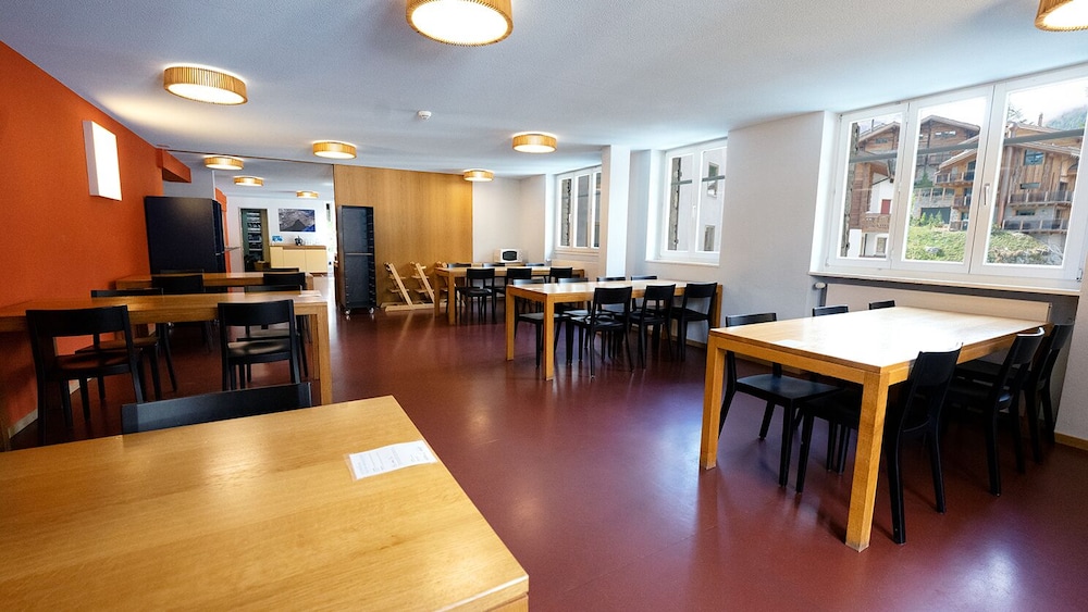 Youth Hostel Zermatt 49/64