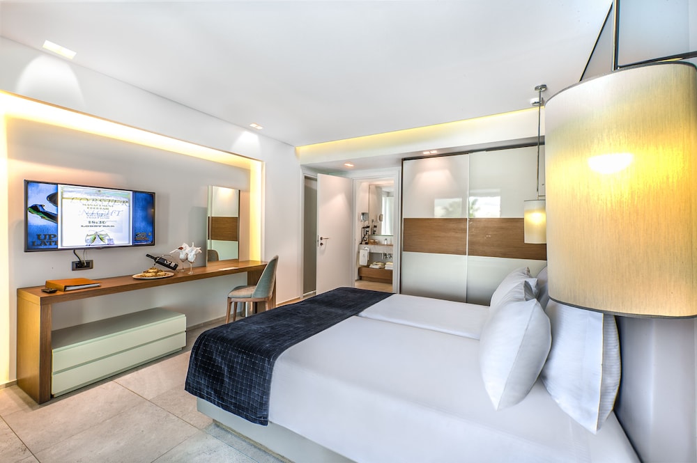2 Bedrooms, Swim Up, Executive, Suite, 4 Beds, Shared Pool, 2 Sofa, Astir Odysseus Kos Resort and Spa 5/9