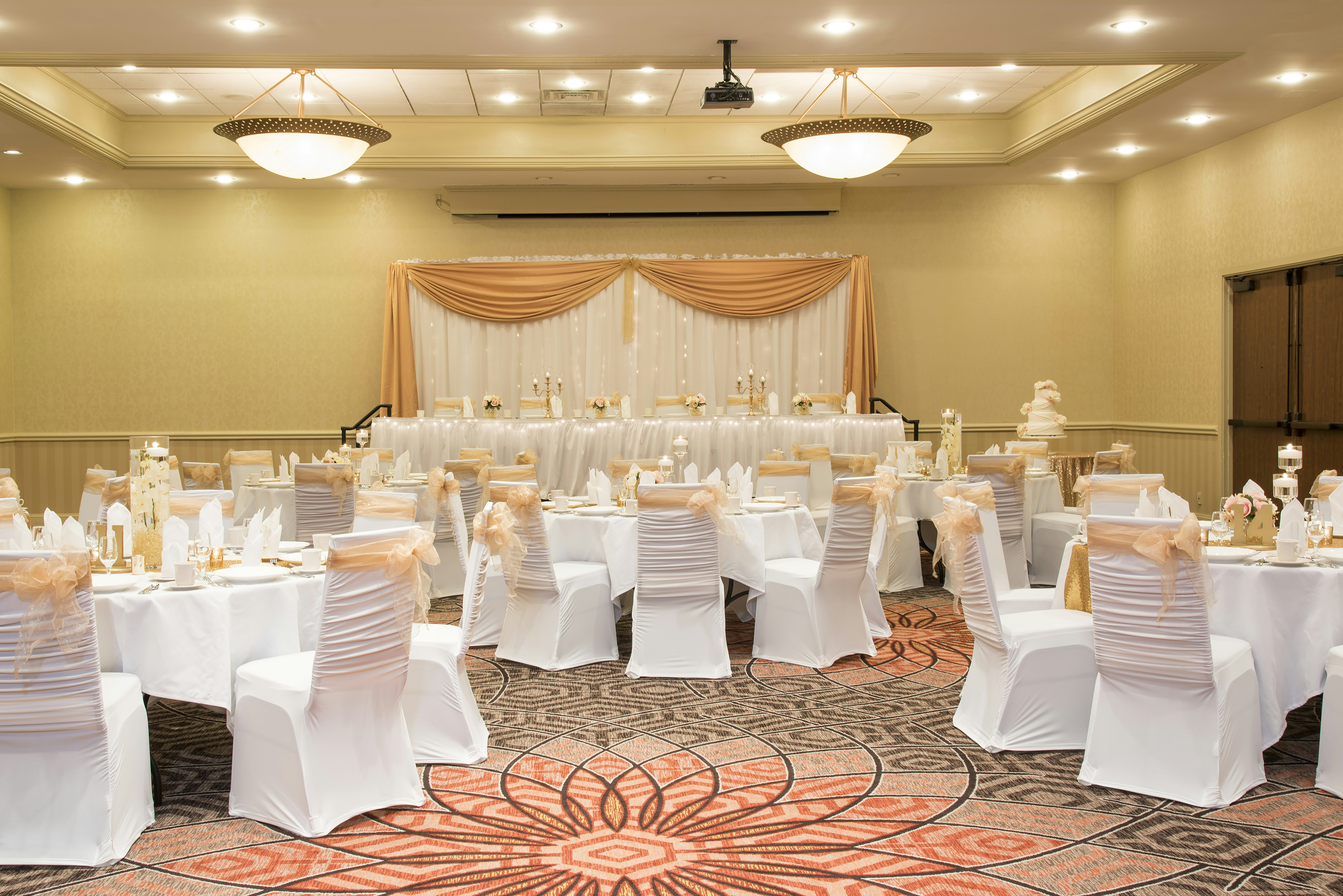 Doubletree By Hilton Hotel Grand Rapids Airport 49/53