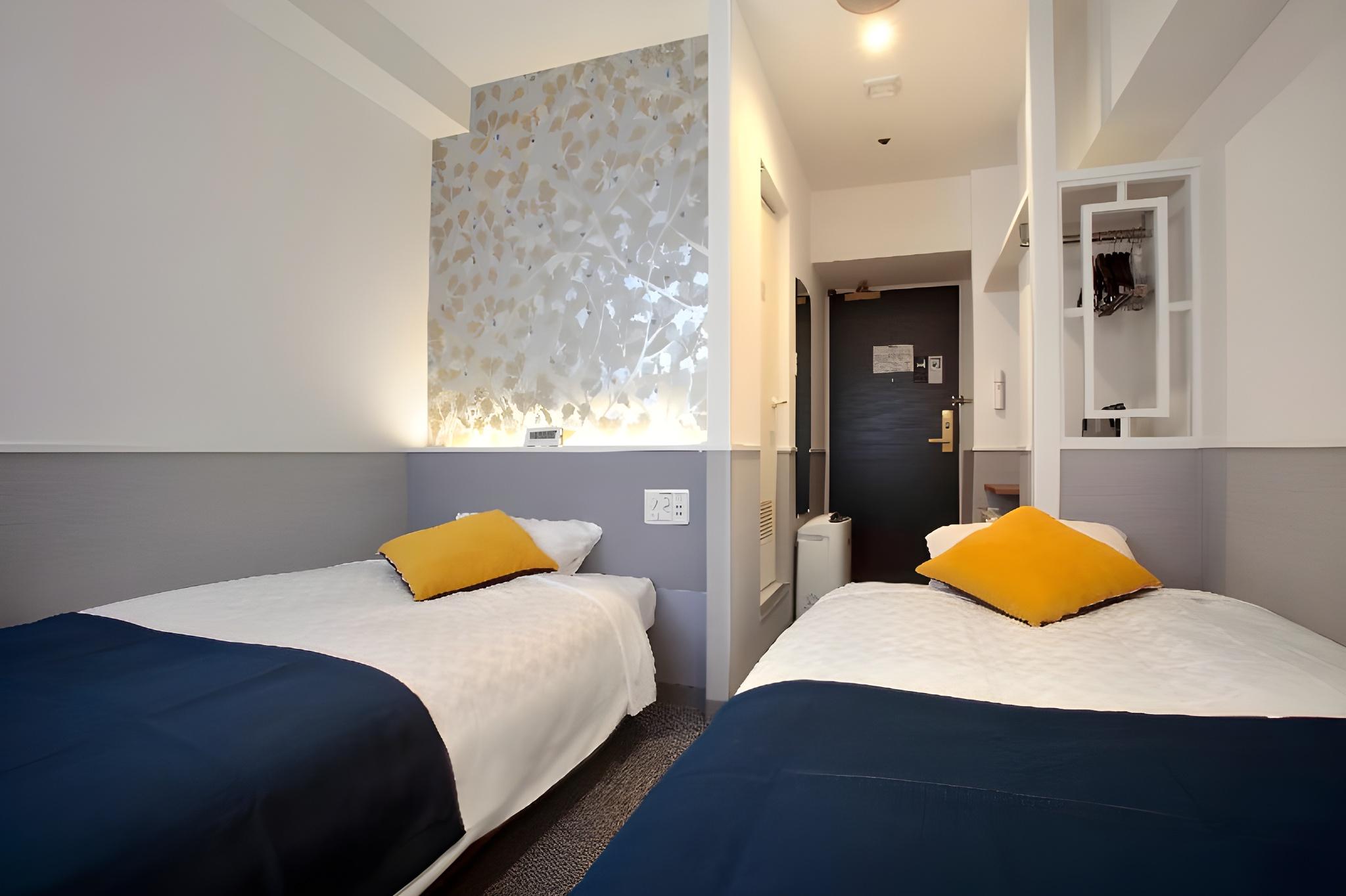 Compact Twin Room