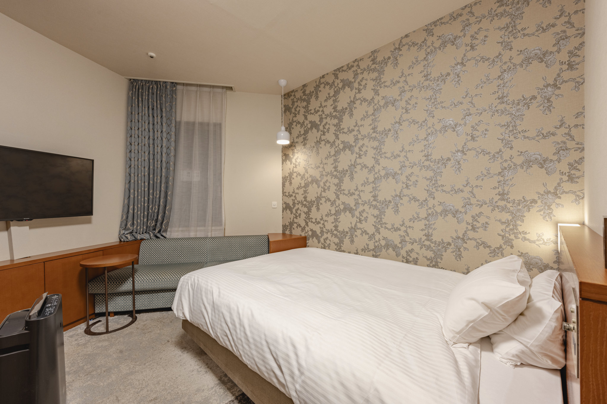 COMFORT, DOUBLE BED, SMOKING