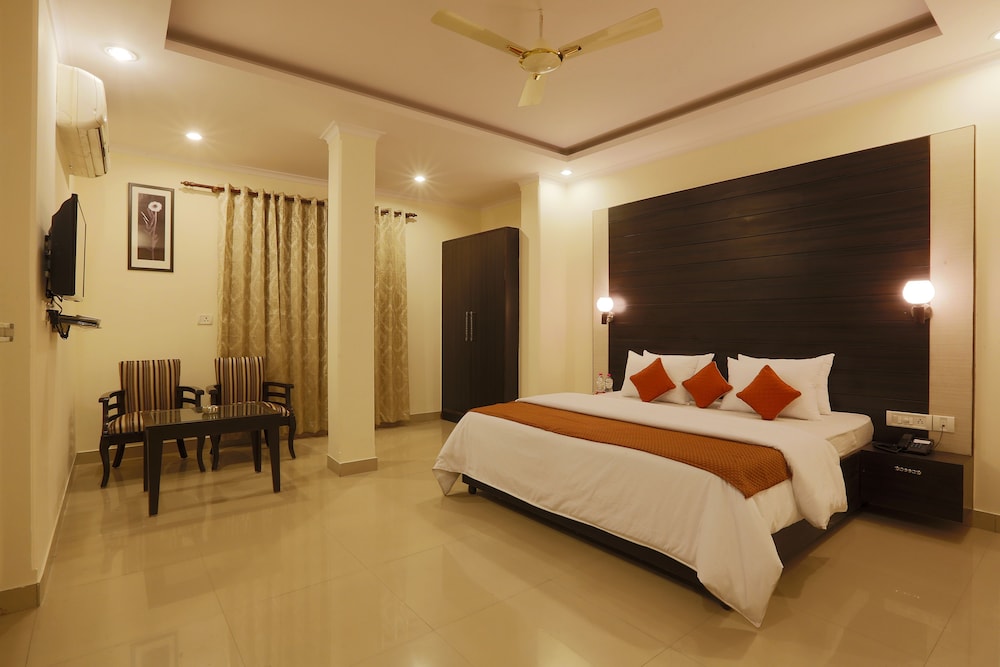 Hotel Chanakya Inn 16/38