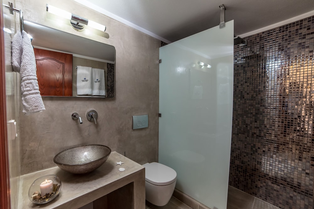 HONEYMOON, SUITE, CALDERA VIEW, INDOOR JETTED TUB