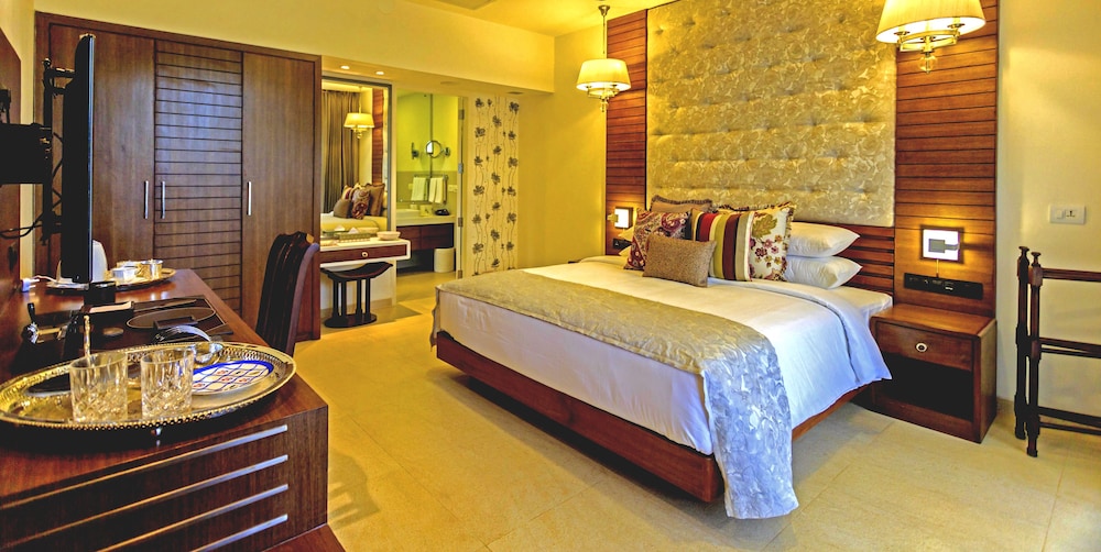 Acron Waterfront Resort 34/80