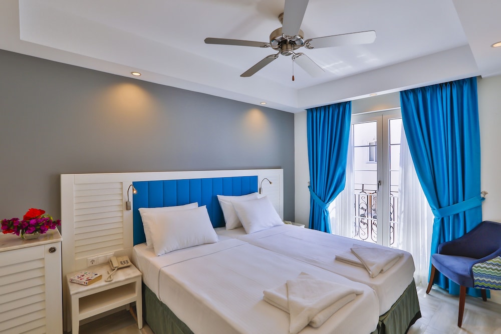 Livia Hotel 8/57