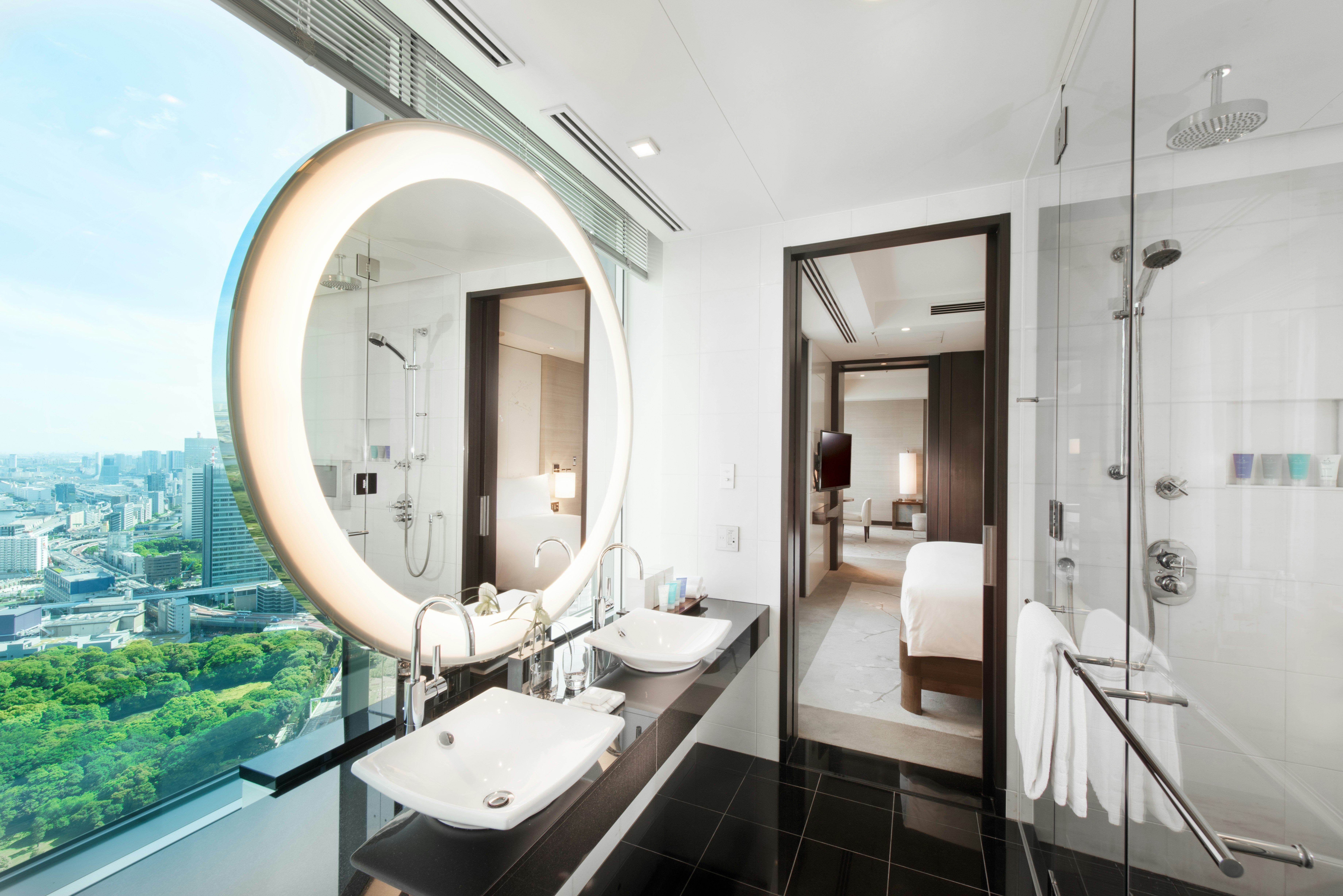 Conrad Tokyo 50/50