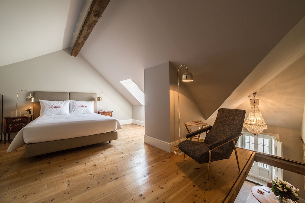 LOFT, SUPERIOR