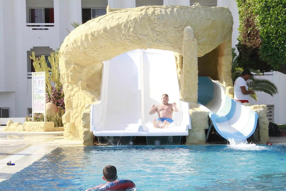 Thapsus Beach Resort 42/48