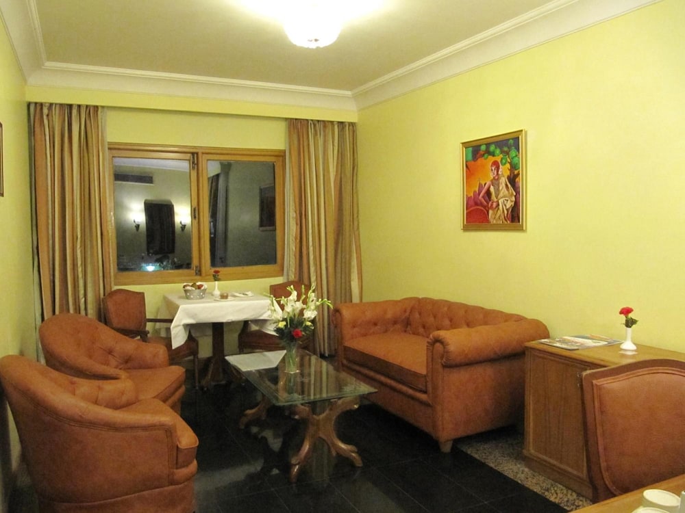 Ritz Plaza 28/50