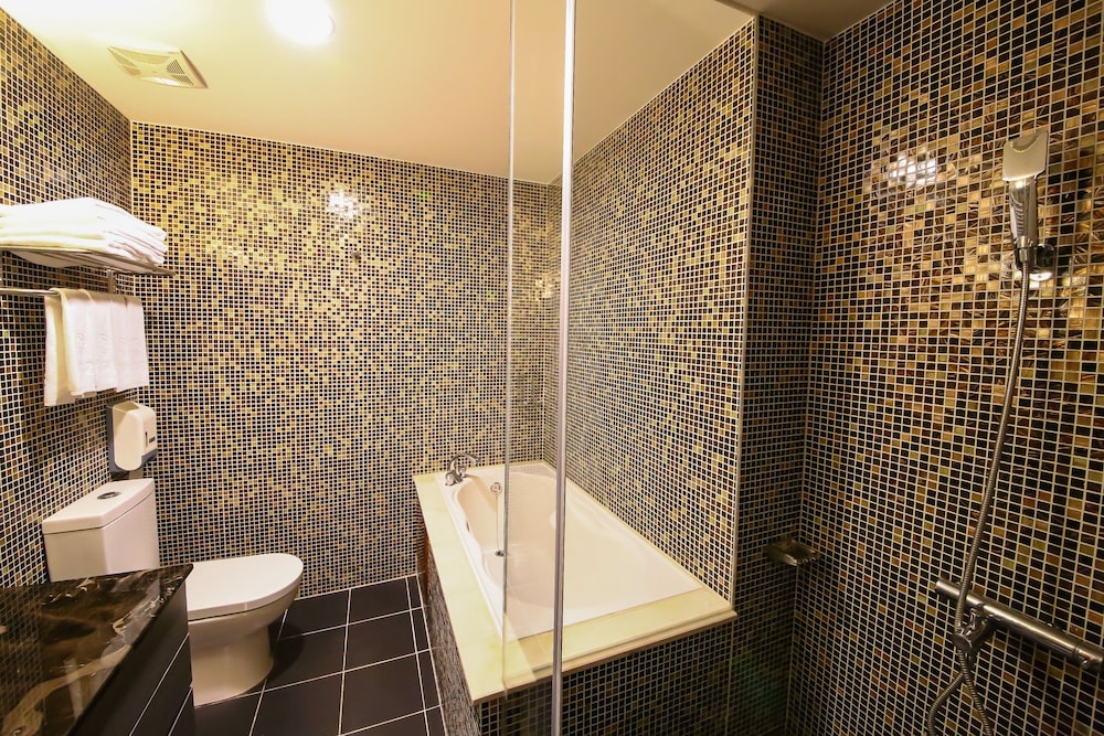 Talmud Tainan Suites 65/65