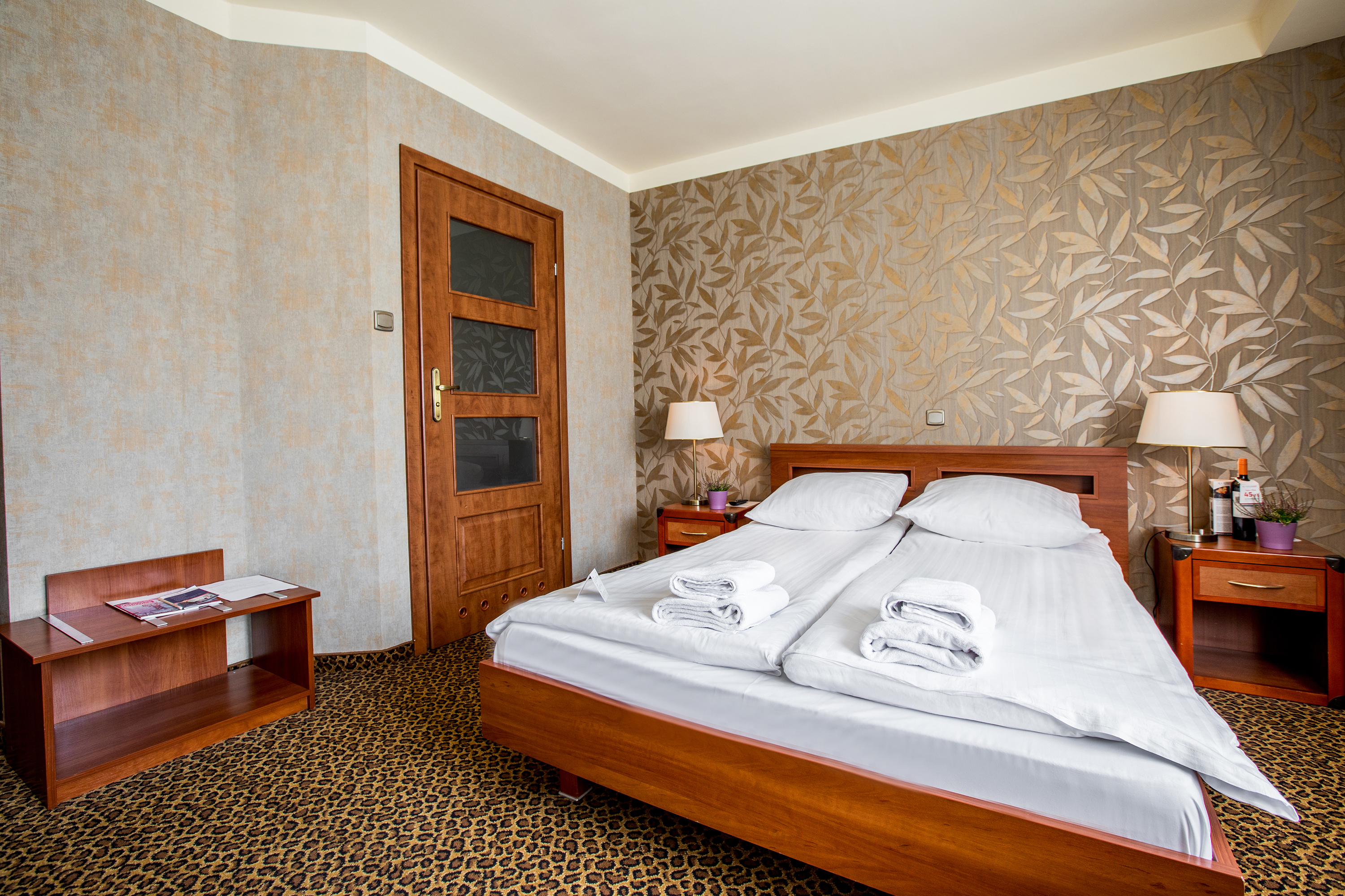 Room, Single, Double Bed