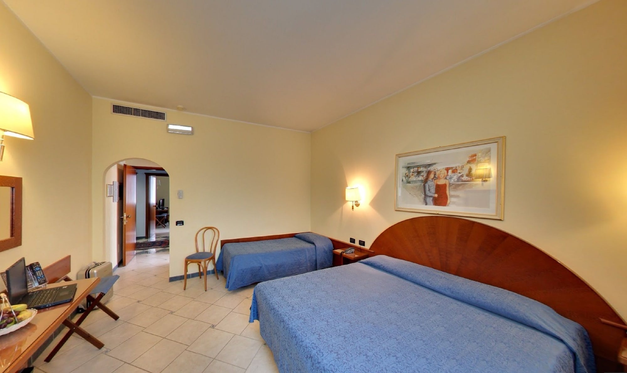 ROOM, TRIPLE