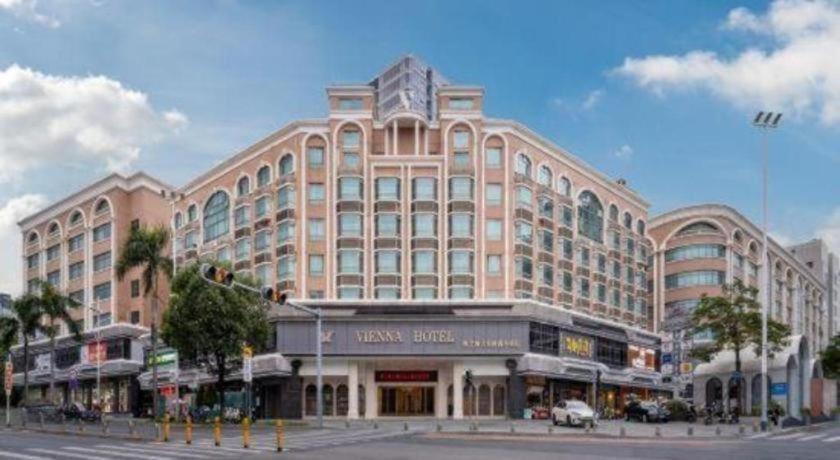 Vienna Hotel (Shenzhen Longhua Dalang Clothing Base) 8/54