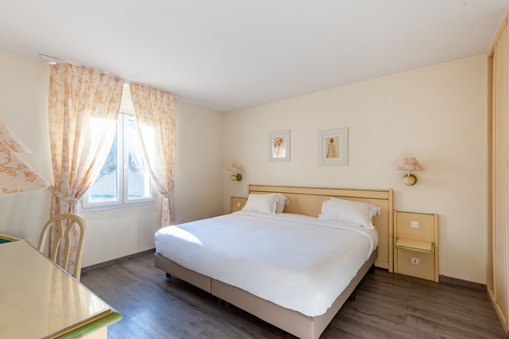 1 BEDROOM, APARTMENT, MULTIPLE BEDS
