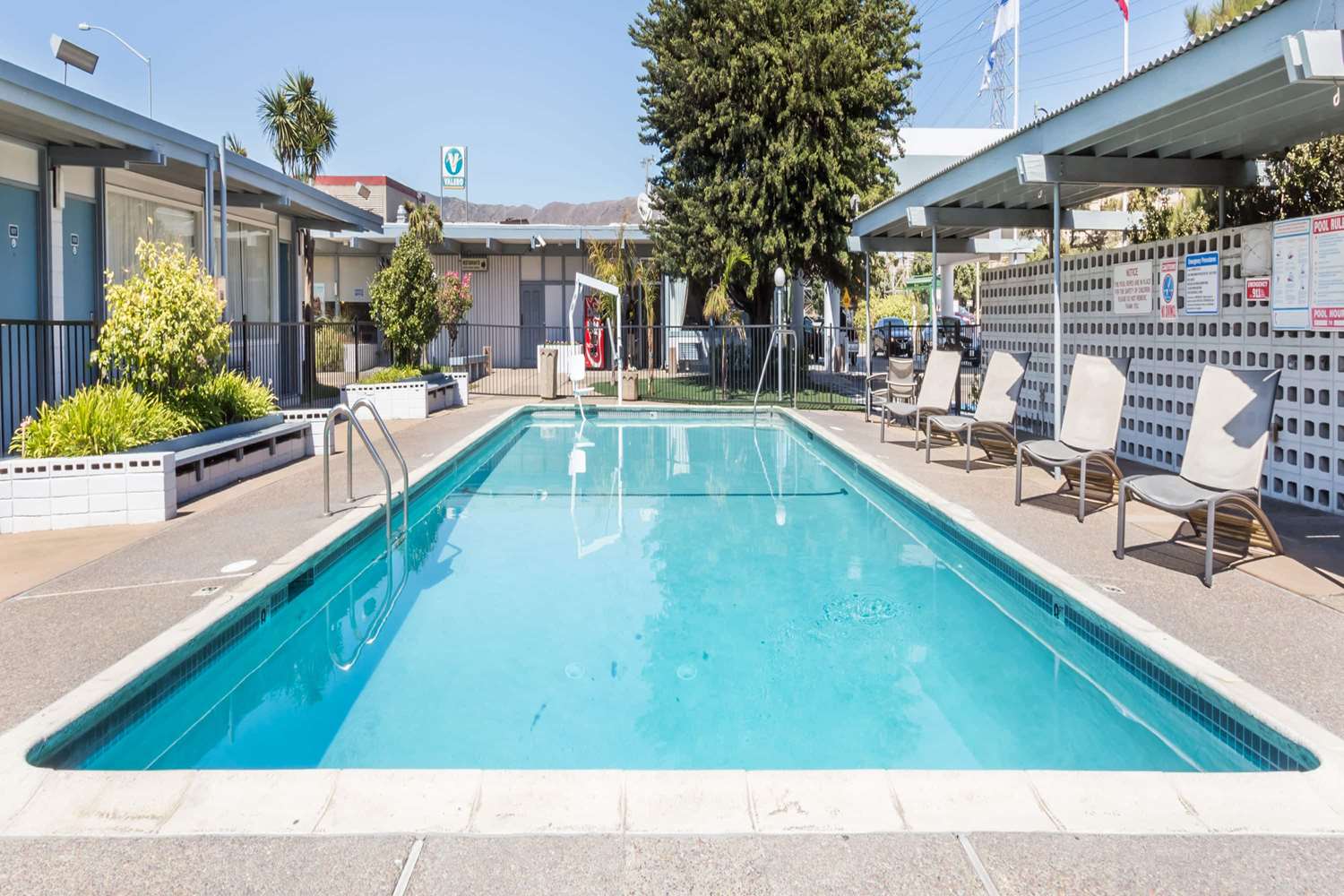 Travelodge by Wyndham San Francisco Airport North 7/12
