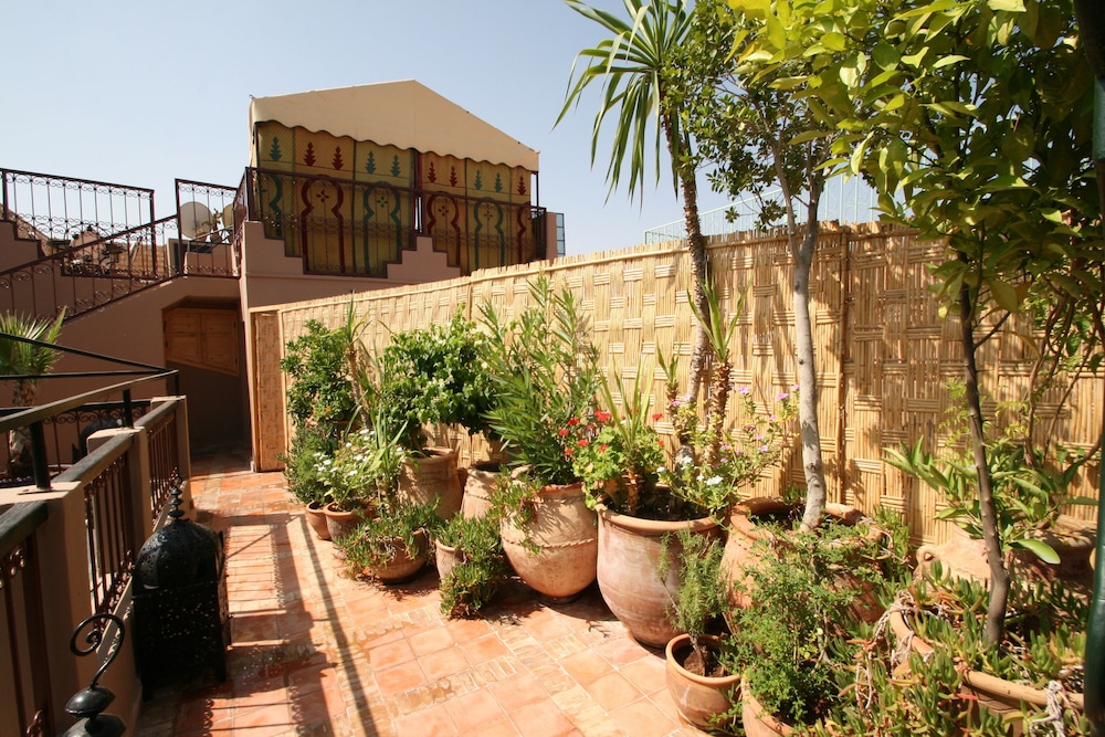 RIAD AFRICA 74/80