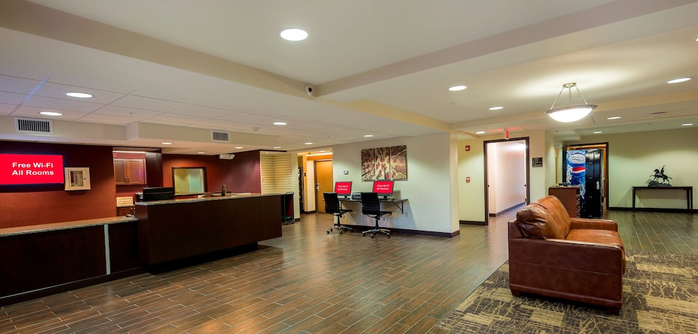 Red Roof Plus Suites Malone 12/40