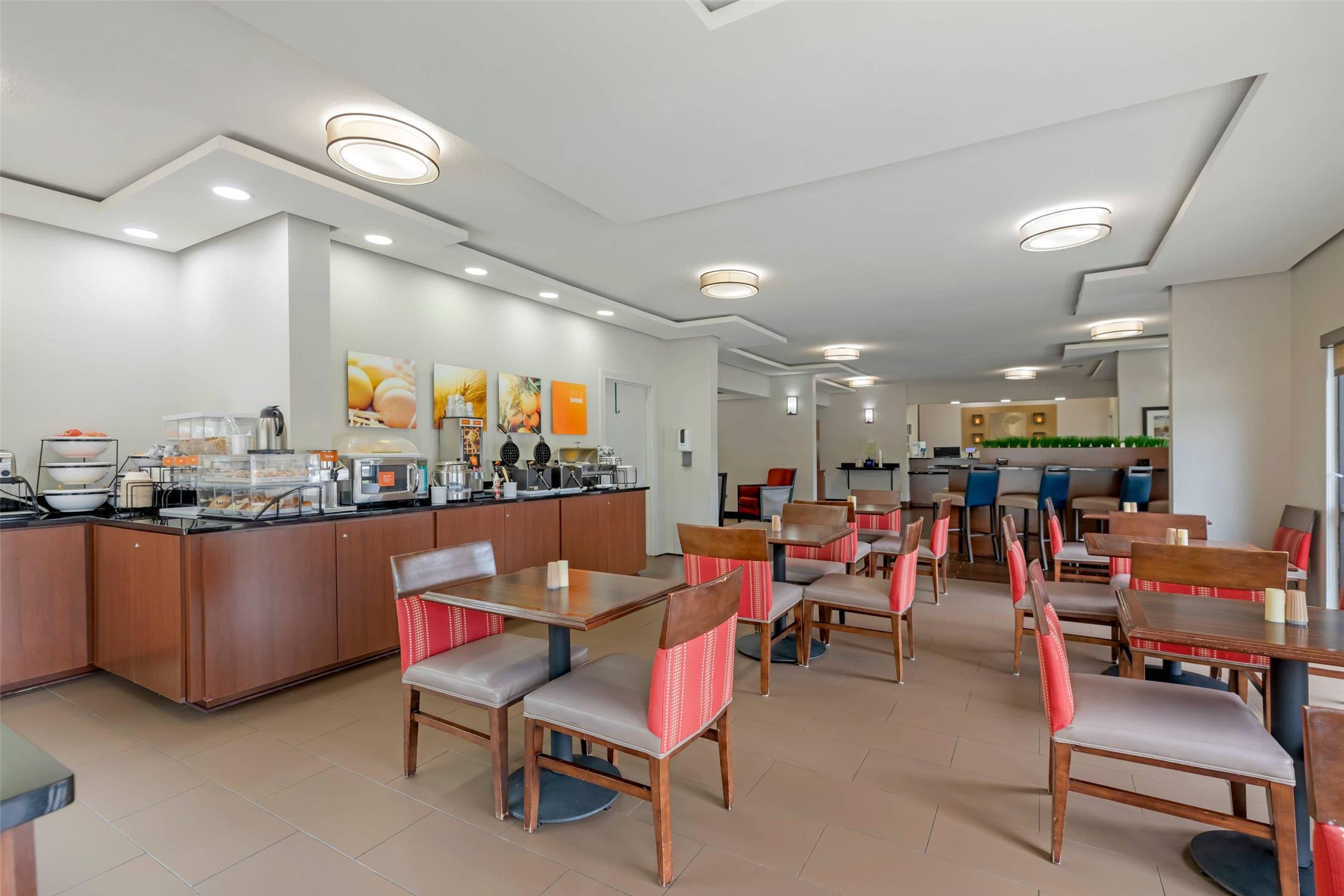 Comfort Inn & Suites Covington - Mandeville 24/32