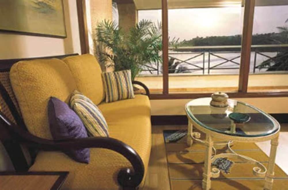 BOGMALLO BEACH RESORT 26/50