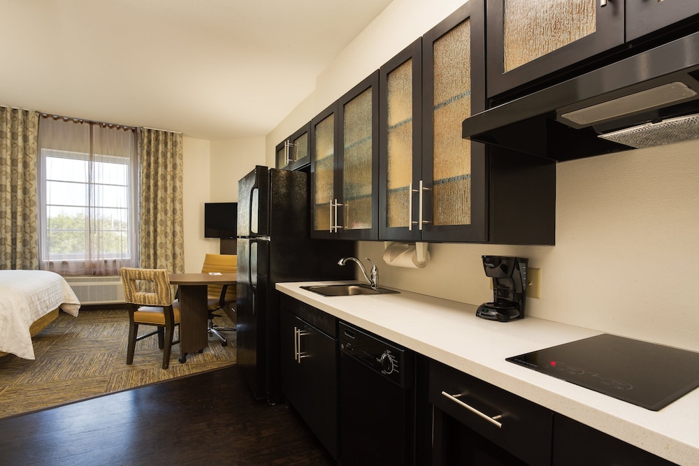 Candlewood Suites Ft. Lauderdale Airport Cruise 34/62
