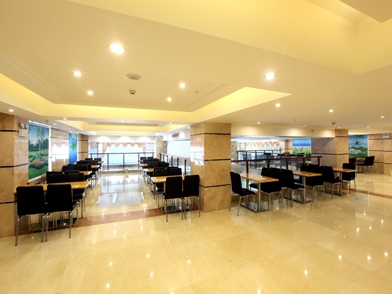 Greentree Inn Sanya Jiyang District Yalongbay Yingbin Avenue Hotel 6/23