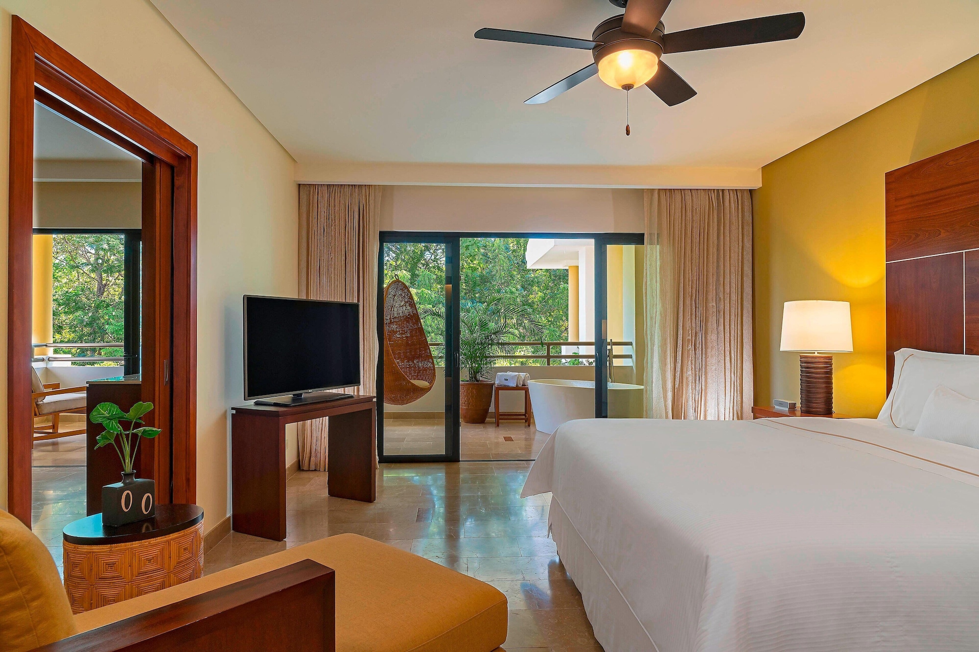 Club, Suite, Double Bed, Resort View