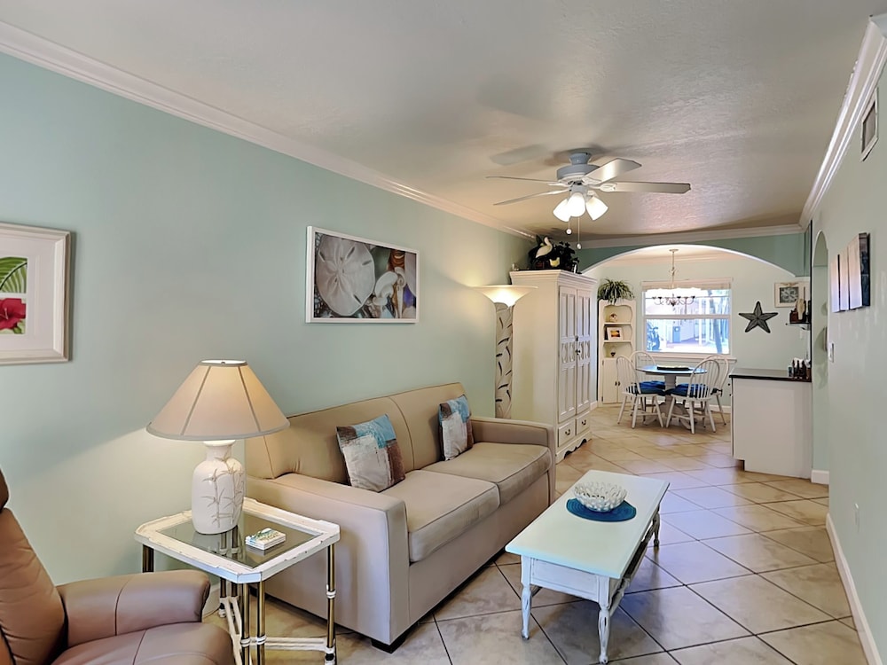 Barefoot Beach Resort 54/77