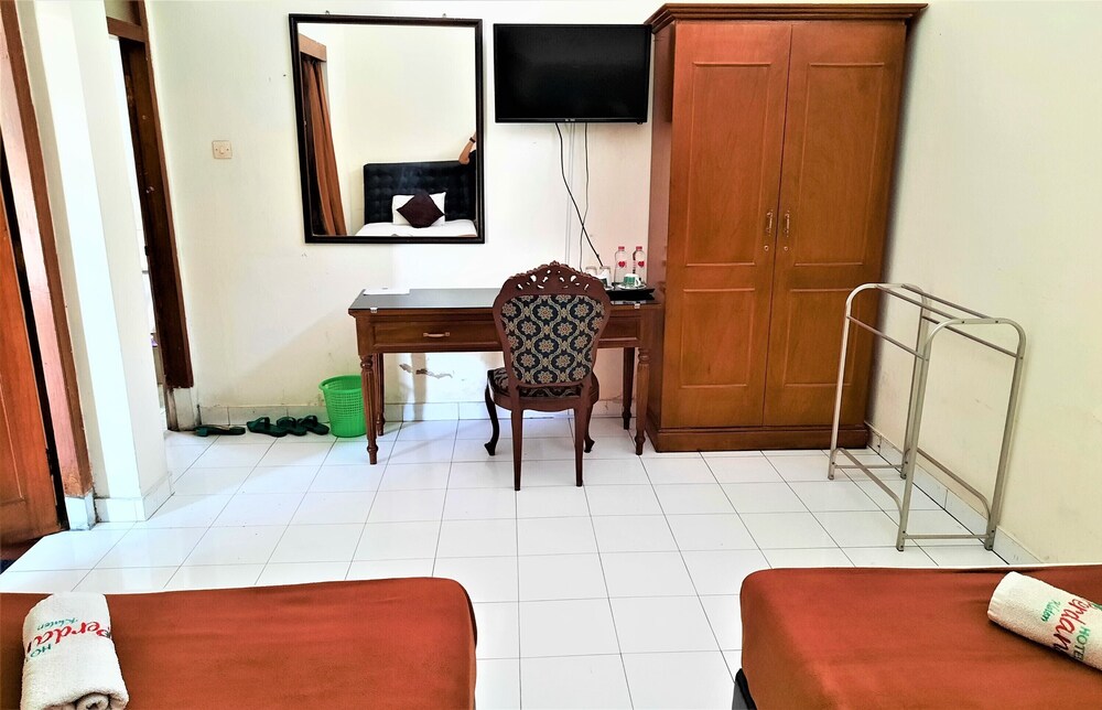 Hotel Perdana by ZUZU 25/65