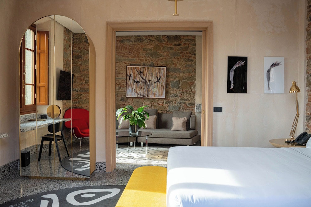 Tower, Executive, Suite, King Bed, City View