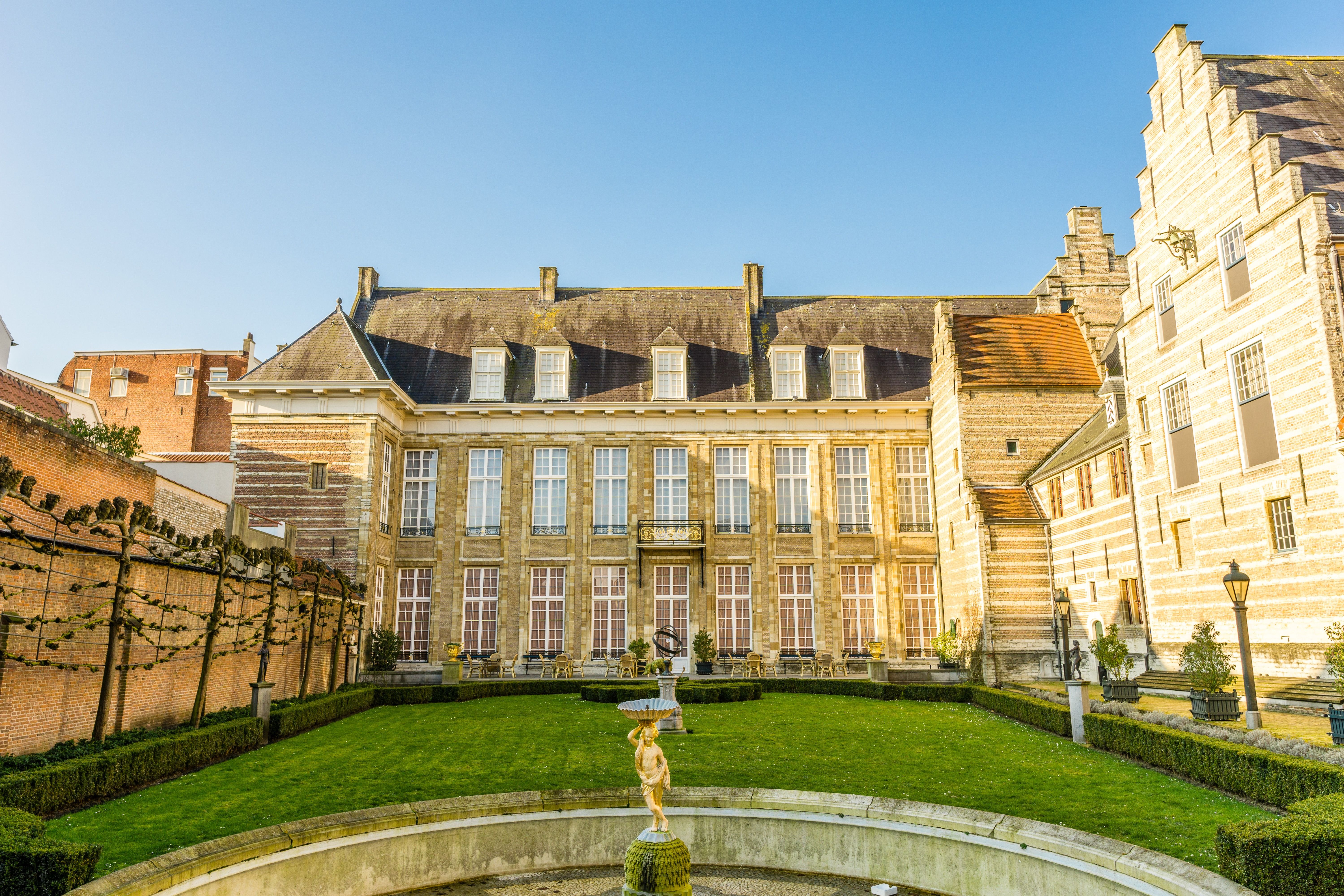 Grand Hotel De Draak and Residence Dagmara 43/43