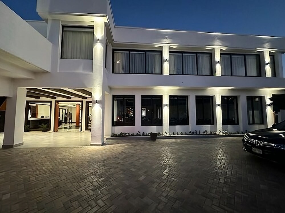 Sago Palm Hotel 60/68