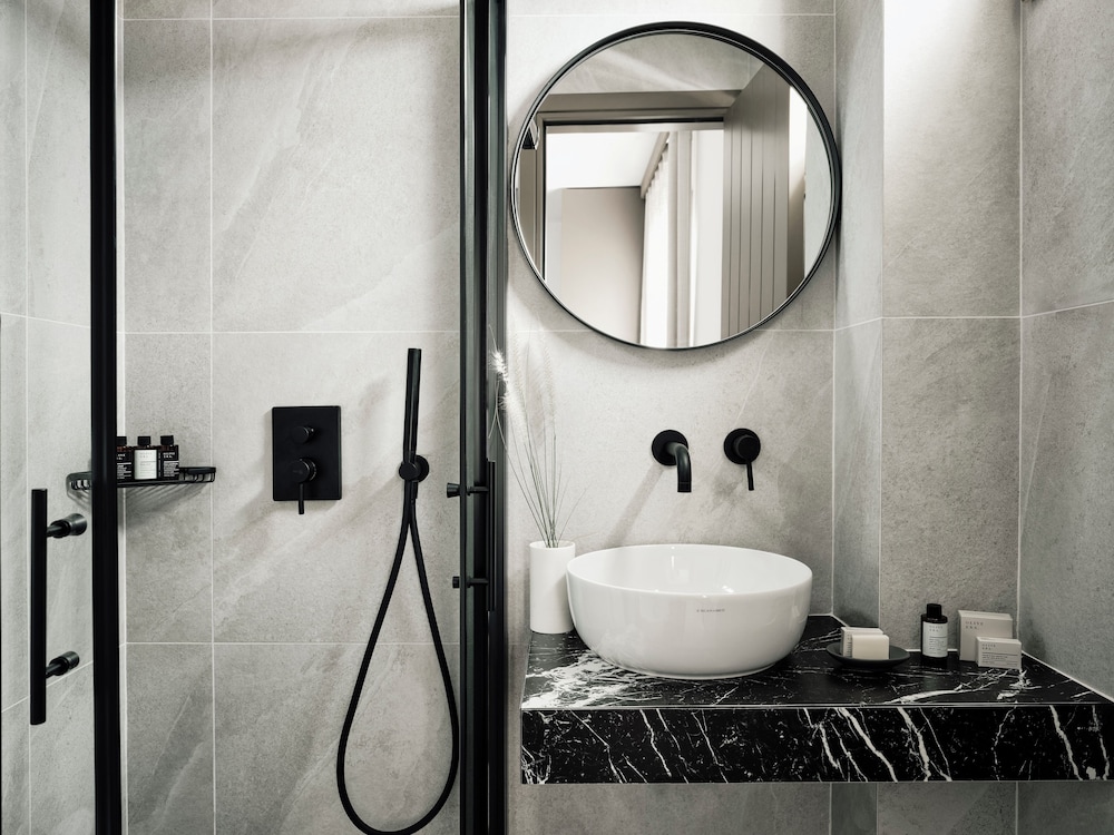 Acteon Hotel 46/52