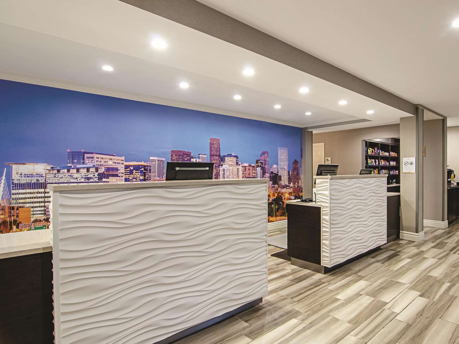 La Quinta Inn & Suites by Wyndham Denver Airport DIA 4/43